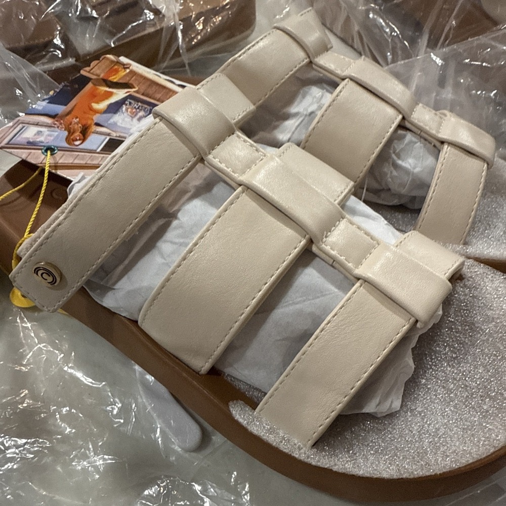COBIAN Amalfi Synthetic Leather W/ Microfiber Lining Sandals Women's Sz 6, Cream